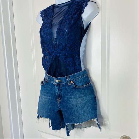 Lucky Brand Dungarees Distressed Short Shorts 10 - Picture 6 of 10